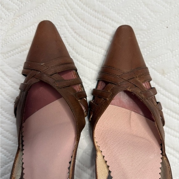 Tahari Women’s Brown Leather Pump Heels. Size 9 - Picture 6 of 10